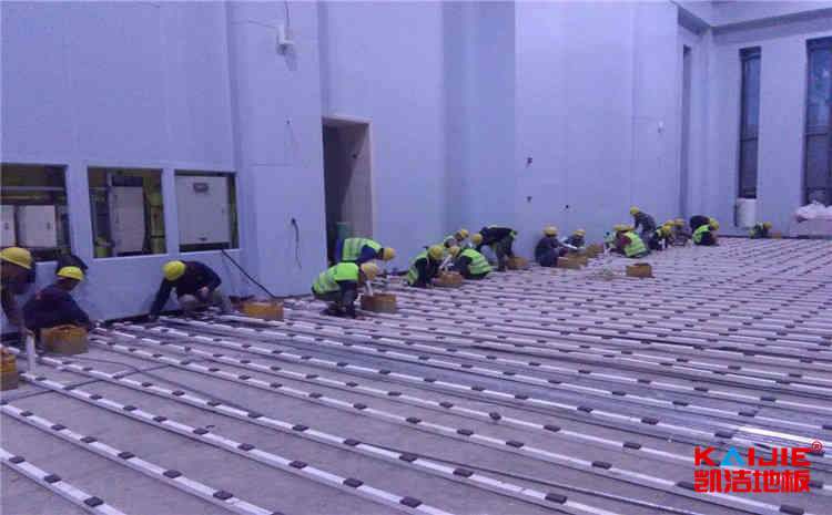 體育木地板結構由什么構成