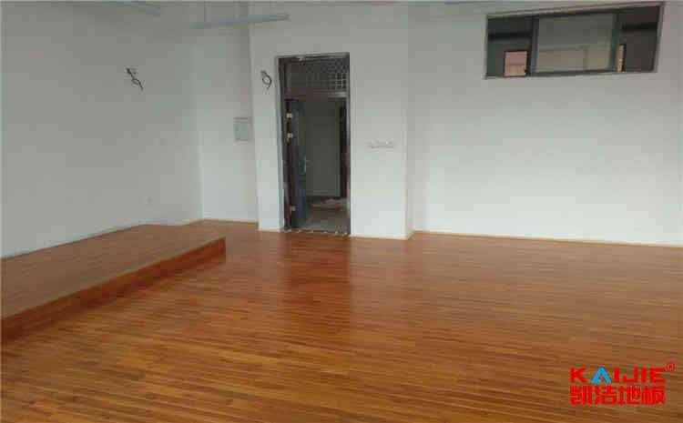 體育木地板正確使用方法