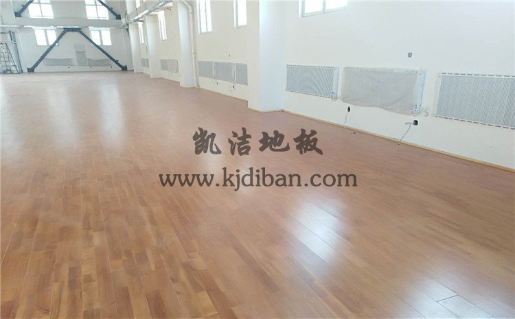河北唐山蘆臺農(nóng)場廠部中小學(xué)體育館木地板