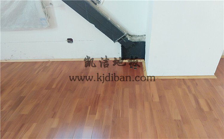 河北唐山蘆臺農(nóng)場廠部中小學(xué)體育館木地板