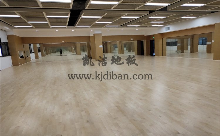 凱潔杭州高級中學(xué)錢江校區(qū)形體房木地板項(xiàng)目-凱潔實(shí)木運(yùn)動(dòng)地板廠家