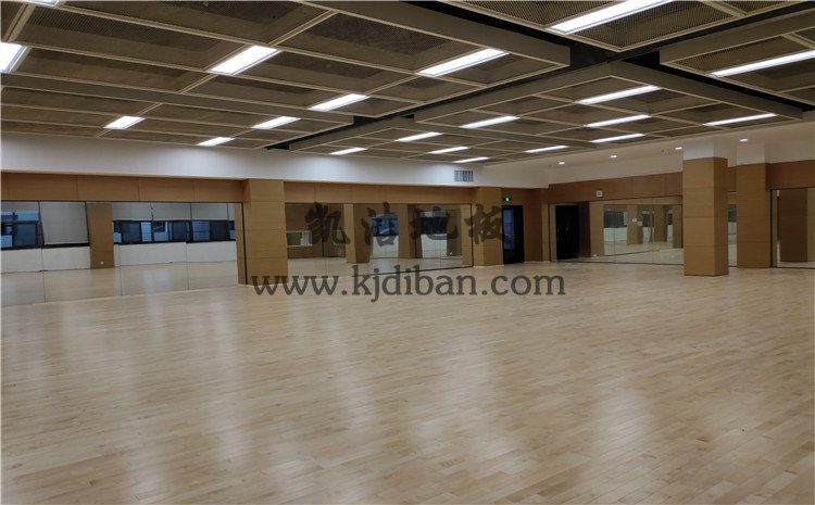 凱潔杭州高級中學(xué)錢江校區(qū)形體房木地板項(xiàng)目-凱潔實(shí)木運(yùn)動(dòng)地板廠家
