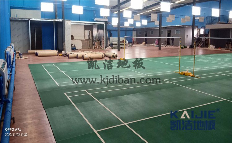 北京市海淀區(qū)鐵盟物流籃球館和羽毛球館木地板案例